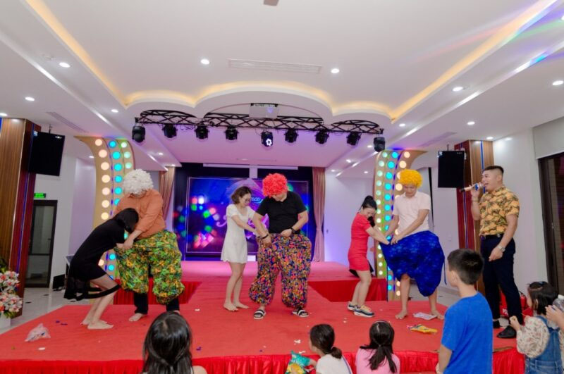 Các trò chơi trong tiệc tất niên - TOP chất nhất, hấp dẫn nhất Mục đích tổ chức các trò chơi trong tiệc tất niên