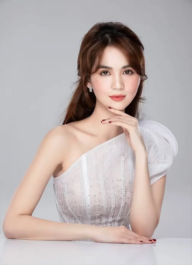 Ngọc Trinh là ai? Tìm hiểu thông tin "nữ hoàng nội y" Ngọc Trinh Ngọc Trinh là ai? Những giải thưởng Ngọc Trinh nhận được trong sự nghiệp