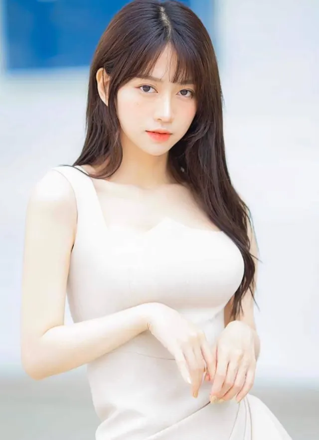 Lê Bống là ai? Thông tin chi tiết về tiktoker - hotgirl Lê Bống Lê Bống là ai? Lê Bống biểu diễn thời trang bị MXH ném đá