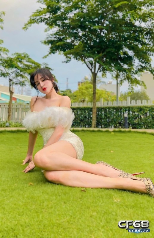 Batung la ai? Hotgirl nhảy Gangnam Style 2013 giờ ra sao? Trang phục hiện tại tuy kín đáo không hở hang như xưa nhưng vẫn thu hút