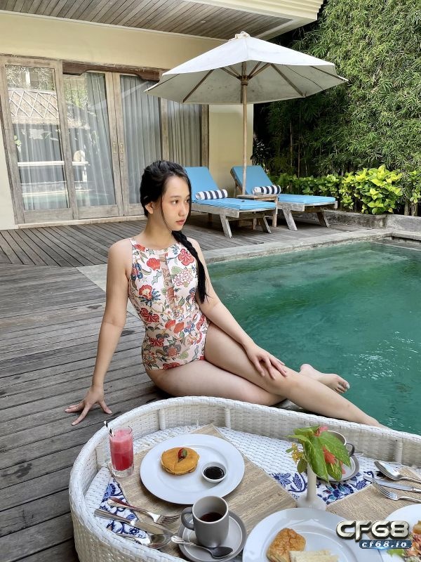 Diễn viên Trúc Anh Mắt biếc - Hà Lan sau 3 năm nổi tiếng Ảnh mặc áo tắm của diễn viên Trúc Anh mắt biếc trên trang cá nhân