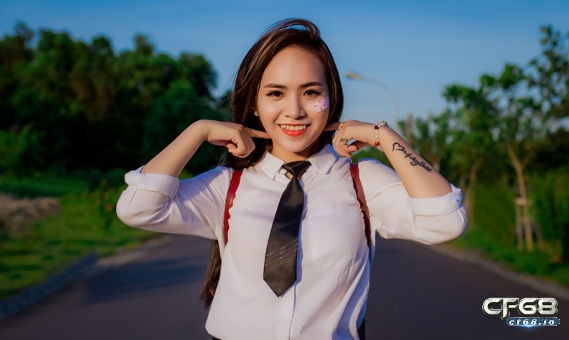 Phim ca nhac Wendy Thao lọt Top 5 Youtube: Sư tỷ học đường Cô nàng triệu view mới nổi của làng nhạc Việt, phim ca nhac Wendy Thao hot cỡ nào?