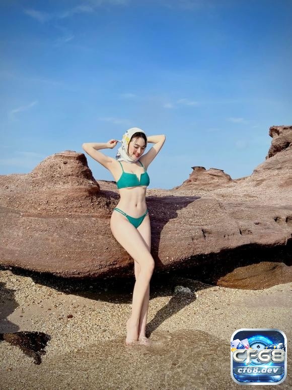 Ảnh ngọc matcha mặc bikini quyến rũ được săn đón trên MXH Ảnh ngọc matcha mặc bikini trên bãi biển đang rất được săn lùng trên mạng xã hội