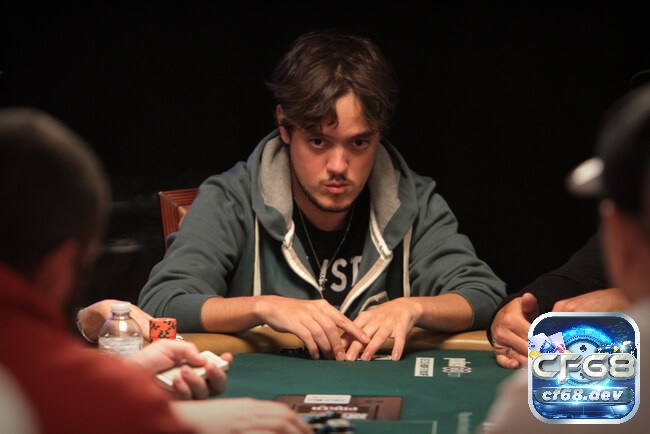 Downswing Poker là gì? Cách xử lý Downswing hiệu quả Đánh giá lại cách chơi của bạn để mà xem xét xem có điều gì cần được cải thiện hoặc điều chỉnh.