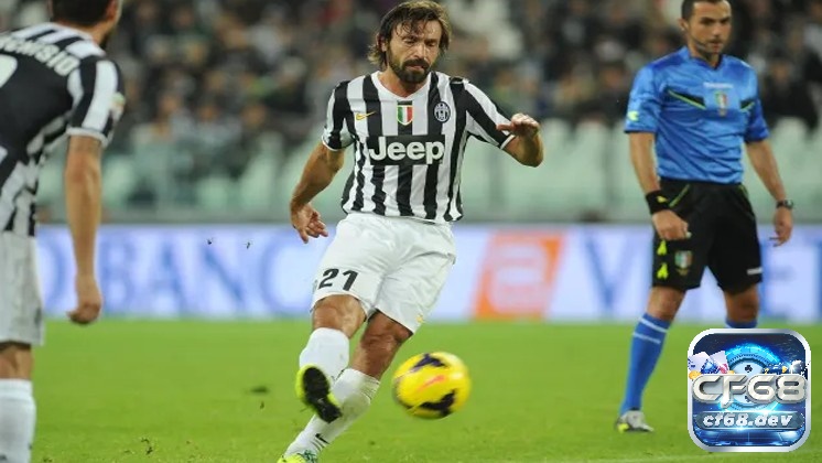 Am trong bóng đá là gì? Vai trò của vị trí am trong trận đấu Andrea Pirlo - tiền vệ tấn công với kỹ thuật chuyền bóng chuẩn và sáng tạo của anh đã tạo ra nhiều cơ hội ghi bàn cho đội bóng