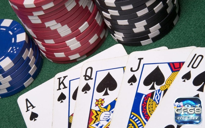Ù khan là gì? Tổng hợp các kiểu ù khác trong game bài Phỏm Khả năng quan sát bài đối phương giúp bạn thu thập thông tin quan trọng