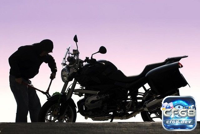 Mơ mất xe máy điềm báo gì? Giải mã các con số may mắn Giấc mơ mất xe khi đi làm báo hiệu rằng bạn cần cẩn trọng trong công việc.