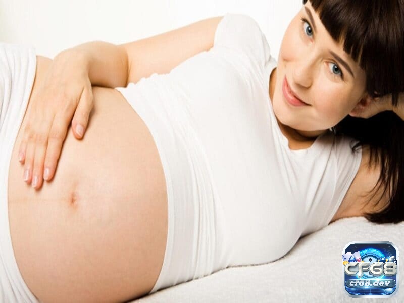 Mơ thấy mình có thai là điềm báo gì? Giải mã giấc mơ chi tiết Giấc mơ thấy mình mang thai và cảm thấy hạnh phúc biểu thị sự phát triển và thành công