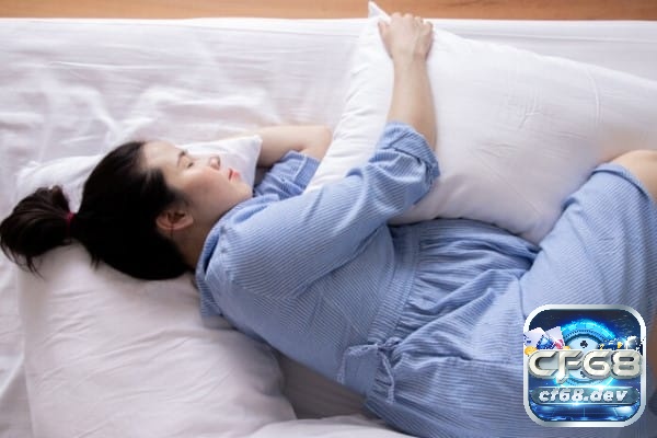 Mơ thấy mình có thai là điềm báo gì? Giải mã giấc mơ chi tiết Giấc mơ thấy người khác có thai biểu thị những thay đổi tích cực trong các mối quan hệ xã hội