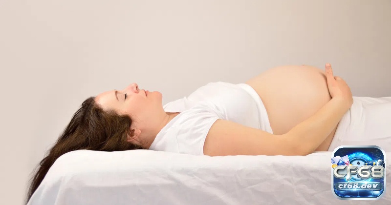 Nằm mơ thấy mình có thai là điềm báo gì? Điềm lành hay xấu? Giấc mơ thấy mình mang bầu con trai biểu thị kỳ vọng về thành công và niềm vui gia đình.