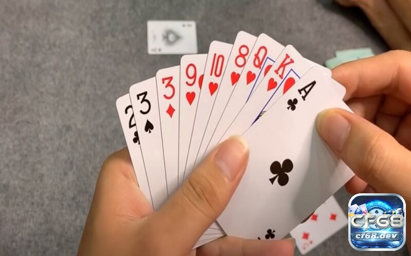 Game đánh bài tá lả: Luật chơi và kinh nghiệm chơi cực hiệu quả Câu bài thông minh giúp người chơi giảm thiểu điểm rác và tăng cơ hội chiến thắng.