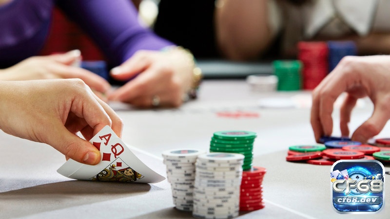 Mẹo chơi Poker online: Kinh nghiệm chơi hay nhất từ cao thủ Bluff đúng lúc sẽ khiến đối thủ phải dè chừng bạn