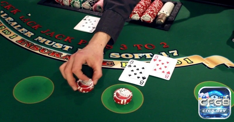 Cách chơi blackjack cho người mới bắt đầu: Hướng dẫn từ A-Z Bắt đầu chia bài, quyết định thông minh – bước then chốt của ván blackjack!