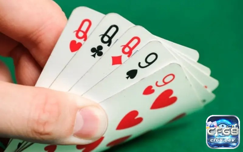 Cù lũ là gì? Giải thích chi tiết và chiến lược chơi Poker hiệu quả Đọc vị đối thủ và hiểu cù lũ là gì sẽ giúp bạn tránh rơi vào những bẫy cược nguy hiểm.