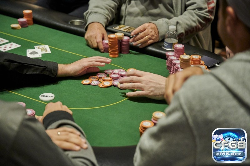 Luật chơi Poker 3 lá: Hướng dẫn chi tiết nhất cho người mới Hiểu rõ quy tắc so bài là bước quan trọng để tận dụng tối đa cơ hội thắng trong luật chơi Poker 3 lá.