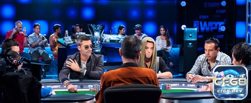 Chiến thuật Poker tournament giúp bạn đi sâu và thắng lớn Chip là mạng sống trong chiến thuật Poker tournament, quản lý rủi ro khôn ngoan quyết định sự tồn tại và cơ hội chiến thắng